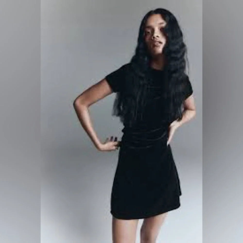 H&M | Black Velvet Mini Dress Size M NWOT - Picture 5 of 5